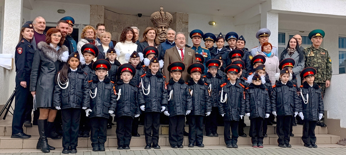 Отель «Ялта-Интурист» поздравил кадетов с принятием Присяги